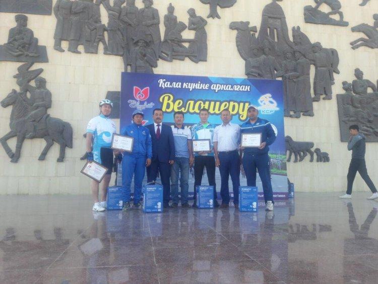 Жеңіске сенген кезде, сен жеңесің, өйткені жеңіс саған сенеді.